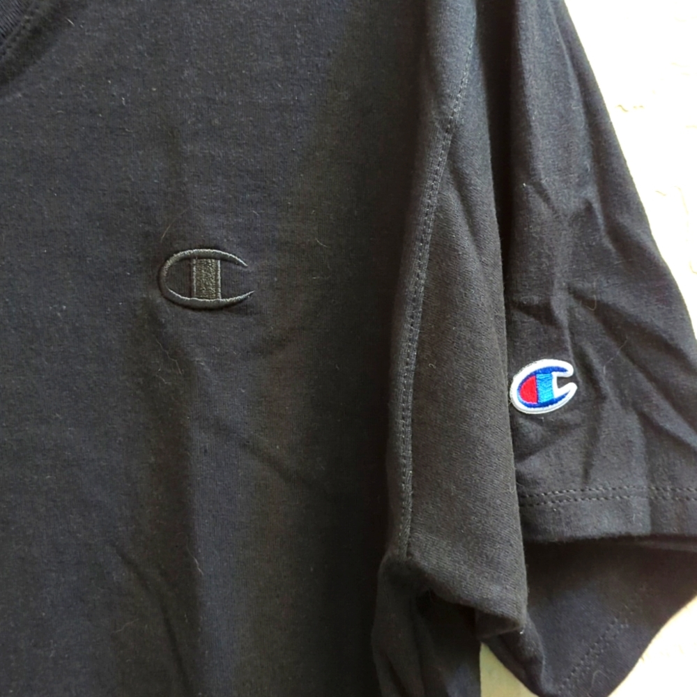 Champion Men's Black V-Neck Short Sleeve Tee Size Medium - Picture 2 of 5